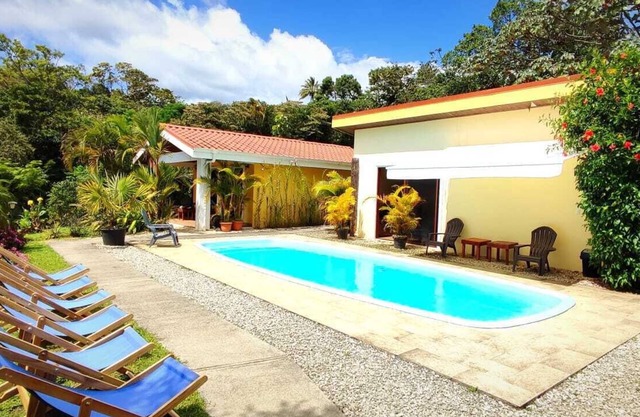 Lovely Villa in LakeGardens Beautiful Lake Views in between Two Active Volcanoes