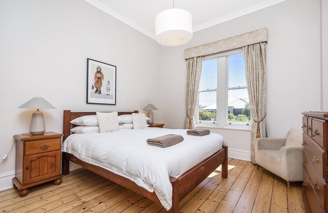 Lovely warm and bright private apartment located in the heart of South Fremantle
