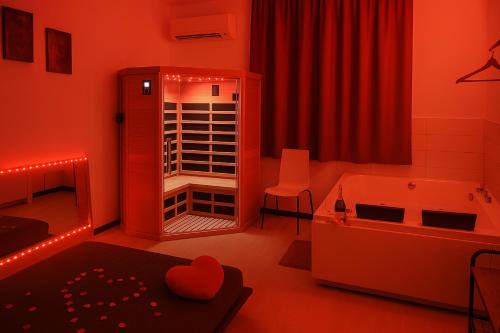 Lovers' Nest - Spa Apartment