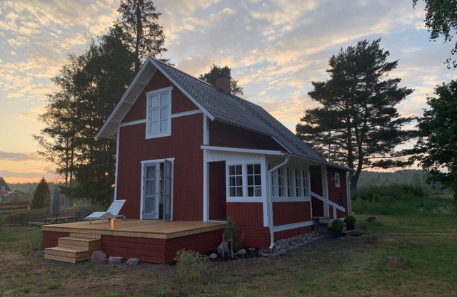 Lovingly renovated Swedish house in an idyllic location on the edge of the forest and close to the river