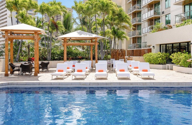 Luana Waikiki Hotel & Suites