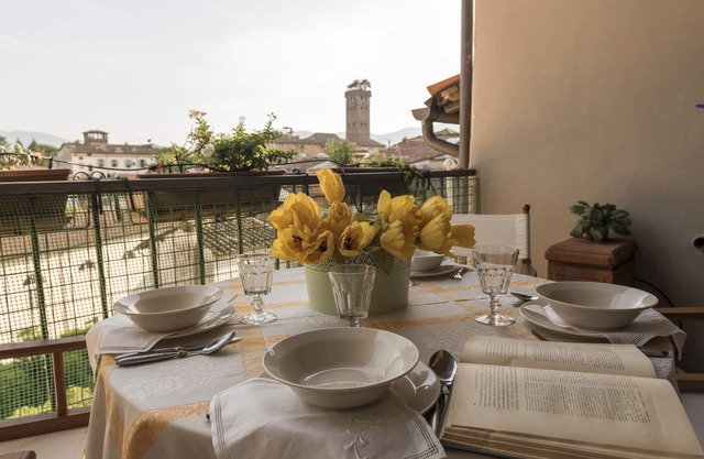 Lucca center: Duke Design apartment with wonderful view