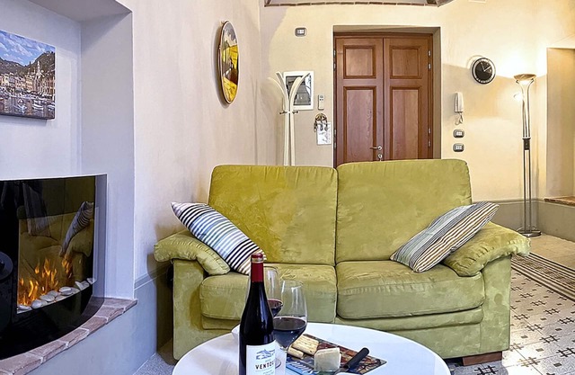 Lucca Paradiso - Charming and Roomy with Traditional Tuscan Details