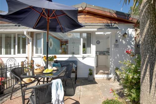 Lucy Lou, charming holiday bungalow in Devon