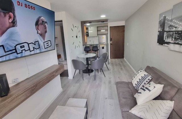 Lujoso Apto a 10 Minutos del Estadios 🏟 y 2 Cuadras del Metro