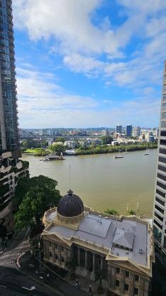 Lux 18th floor 2br 2bath, River view, Pool, Spa, Sauna, Gym, Wifi,