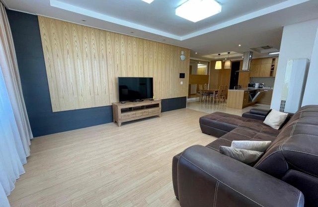 Lux Apart Highvill C