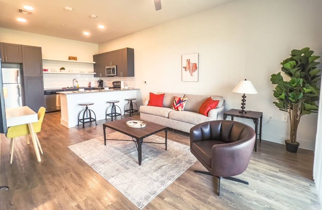 Lux Apt packed with Amenities!