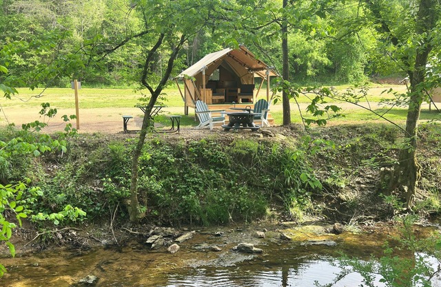 Luxe Creekside Safari Tent|Firepit|HVAC|Spa Bath