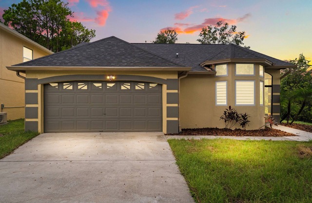 Luxe Hideaway 3BR/2BA Full Privacy/Pool/Backyard