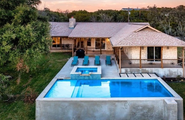 Luxe Ranch Life-Heated Pool-Spa. 10 Min Downtown!