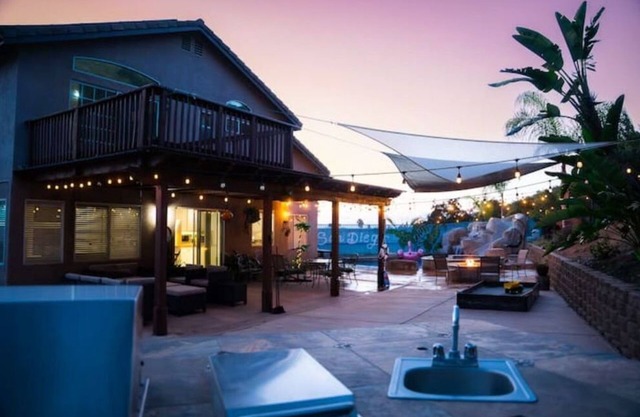 Luxe Resort Style Home Stunning 8 Beds with Pool