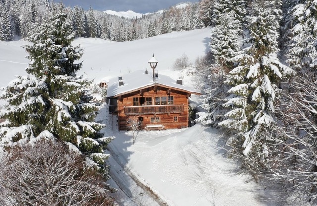 Luxury chalet in a sunny location on the Wild Kaiser with gym, sauna & whirlpool