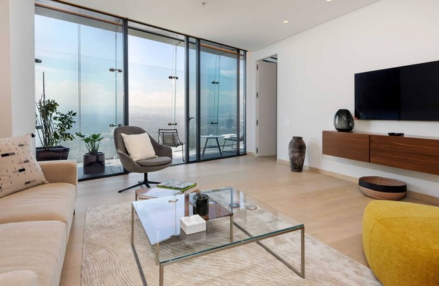 Luxurious 1BR with Panoramic View