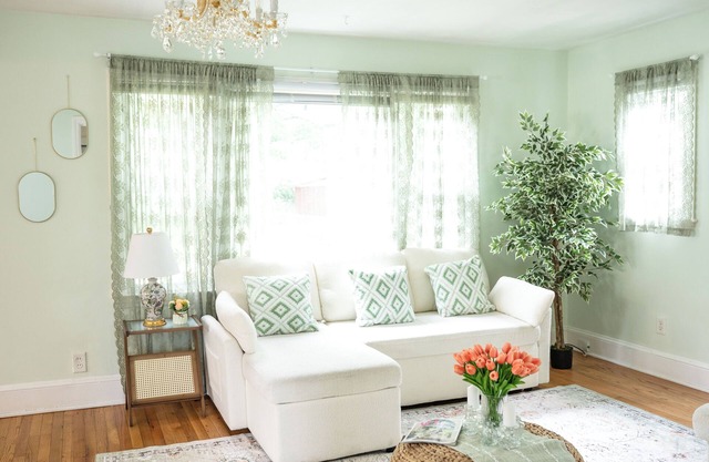 Luxurious 4-Bedroom Retreat in Greensboro – AC, WiFi, Comfort Guaranteed