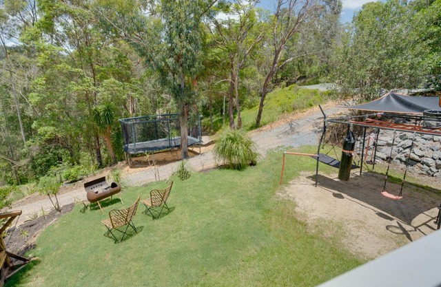 Luxurious 4-BR Hinterland Retreat - Scenic Views