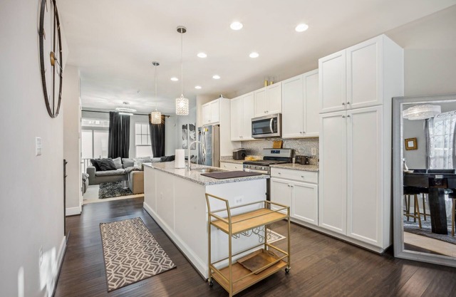 Luxurious 4BR Townhouse with Rooftop Patio in DC