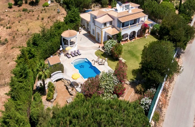 Luxurious Algarve Villa | 7 Bedrooms | Vivenda Carvoeiro Deluxe | Private Pool.