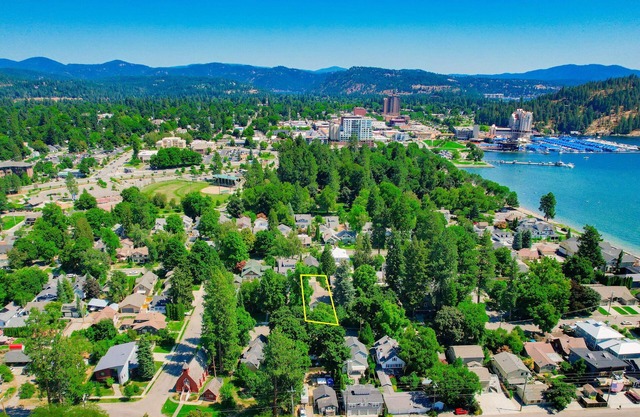 Luxurious, Beautiful, Modern Lake Home- 5 mins walk to Lake CDA and Downtown