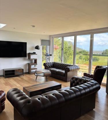 Luxurious, Elegant & Unique Cottage in Portree