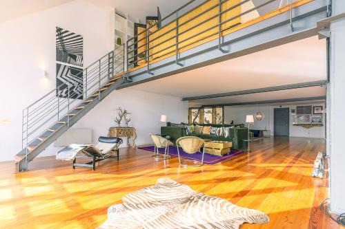 Luxurious Loft - River View