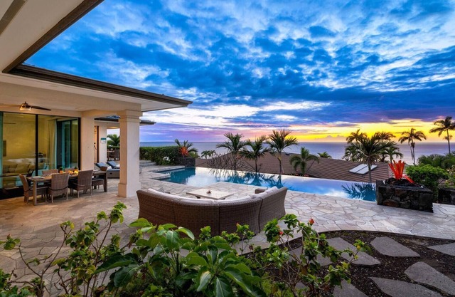 Luxurious Oceanview Home w/Pool, AC & BBQ Lanai: Blue Hawaii