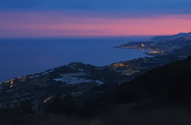 Luxurious property with private pool, BBQ and fantastic sea views