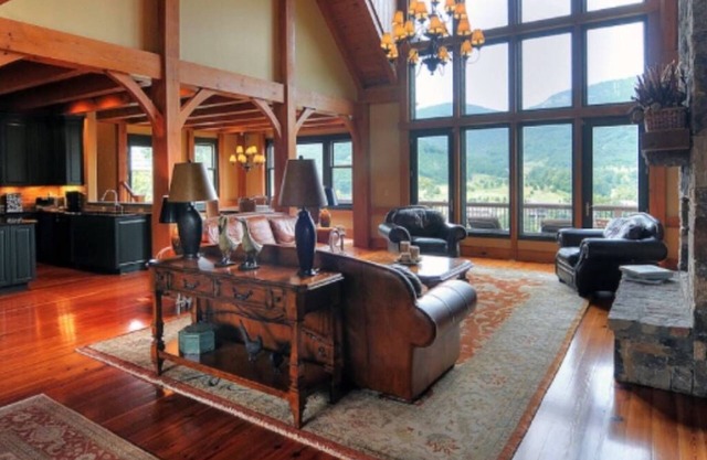 Luxurious Retreat in Bright's Creek near Lake Lure, Tryon, Hendersonville