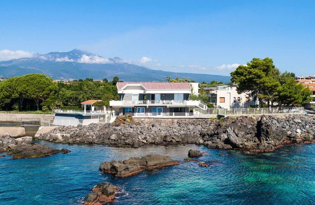 Luxurious sea front villa with private pool