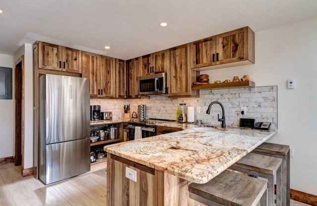 Luxurious Ski-in/Ski-out Walking Distance to Main Street