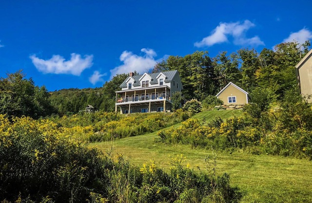 Luxurious slopeside retreat