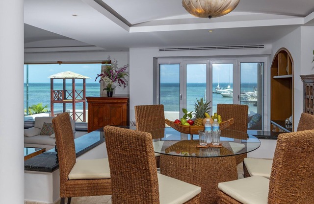 Luxurious & Spacious living on the beach! Breathtaking Views!