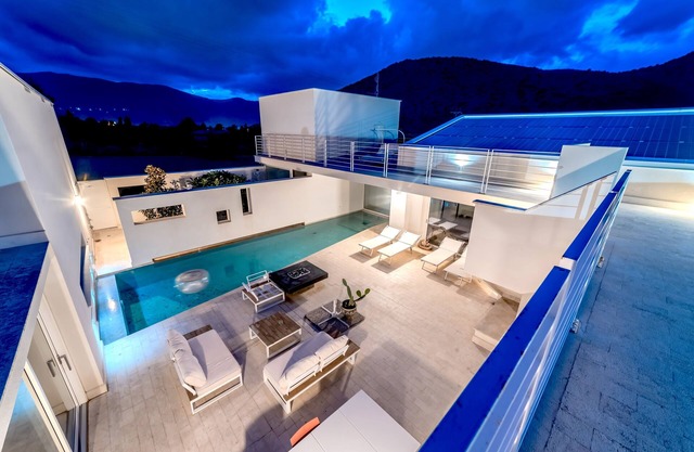 Luxurious villa, 2 pools, SPA and fitness area