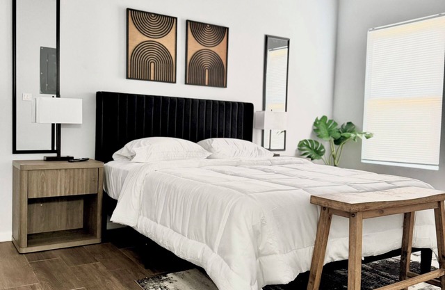 Luxury 1-bedroom apartment in McAllen near major Hospitals , WiFi, AC
