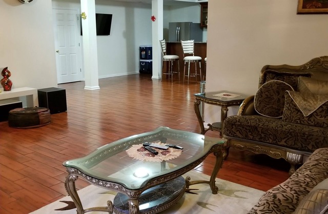 Luxury 2 Bedroom Basement Apartment