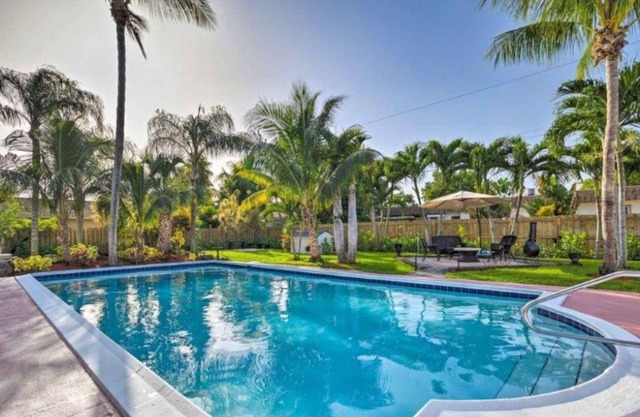 Luxury 8 Bedroom 6 Bath Mini Resort with Pool in Backyard Tropical Paradise!
