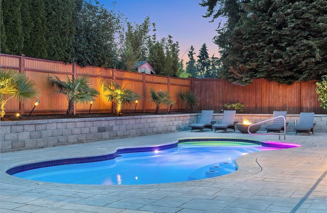 Luxury 8 beds Villa with Private Heated Pool & Resort Amenities