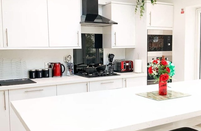 Luxury and spacious 3 bedroom home in Southampton