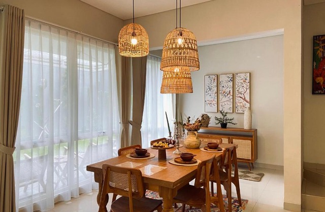 Luxury and Spacious Villa in Sentul