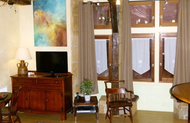 Luxury apartment in XVth century building