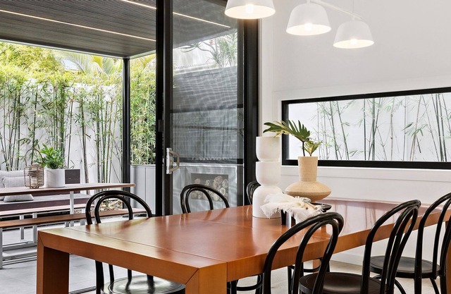 Luxury at Merewether - Just Listed 4 bedroom 4 Bathroom