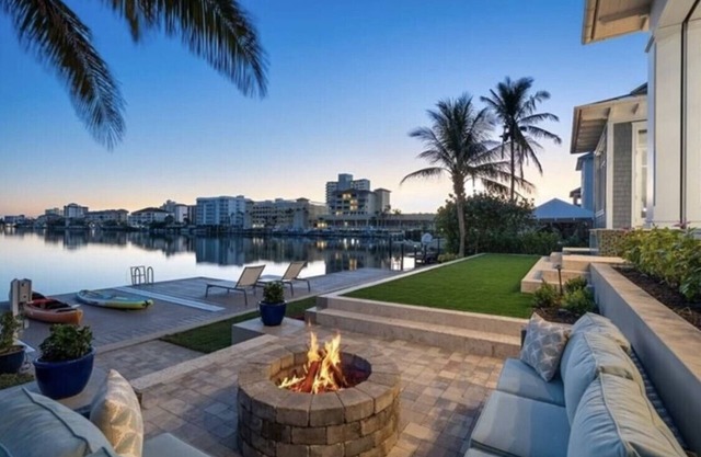 Luxury Bayfront Retreat – 2-Min Walk to Private Vanderbilt Beach Access