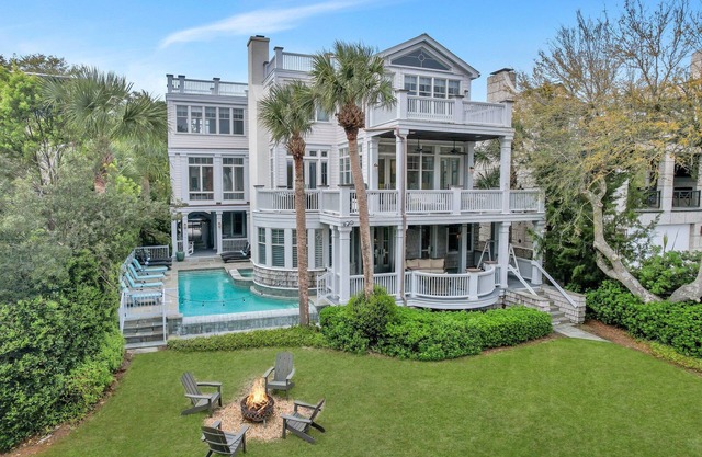 Luxury Beachfront Home with Guesthouse, Heated Pool & Spa, Putting Green, East Beach Oasis!