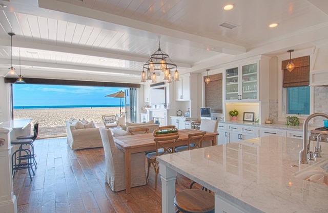 Luxury Beach House on the Sand