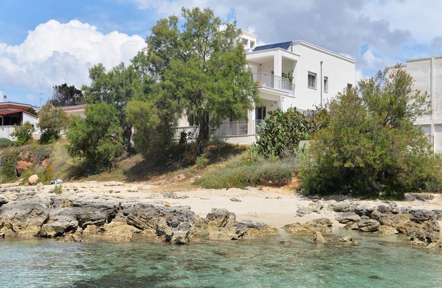 Luxury beach villa in Puglia sleeps 12