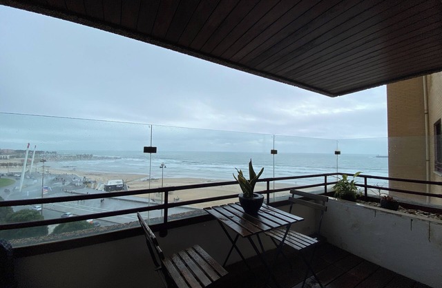 luxury beachfront flat in Porto beach district, full amenities