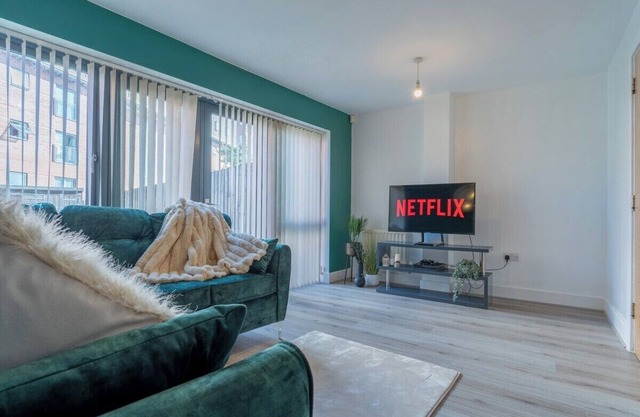 Luxury City Centre Townhouse | Sleeps 10