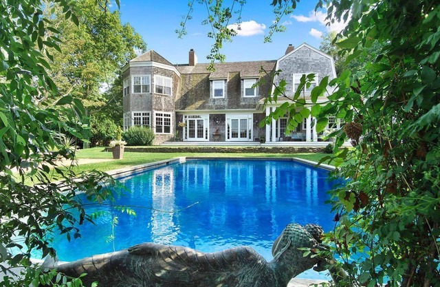 Luxury Compound - Tennis /pool/Guest House/walk to beach and town