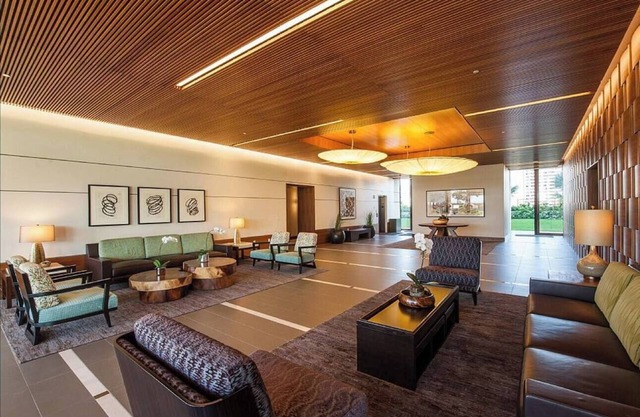 LUXURY Condo! One Ala Moana Large 1 bedroom 1 bath, 877 Sf