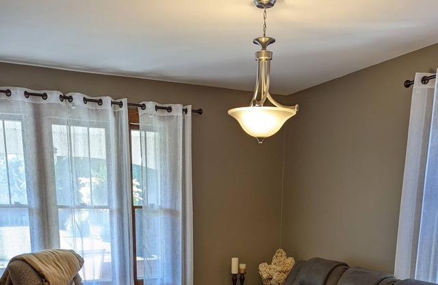 Luxury craftsman house in town center